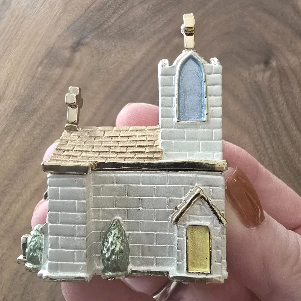 Church Enamel Trinket Box Jeweled Hinged‎ Rhinestones Magnetic Closure